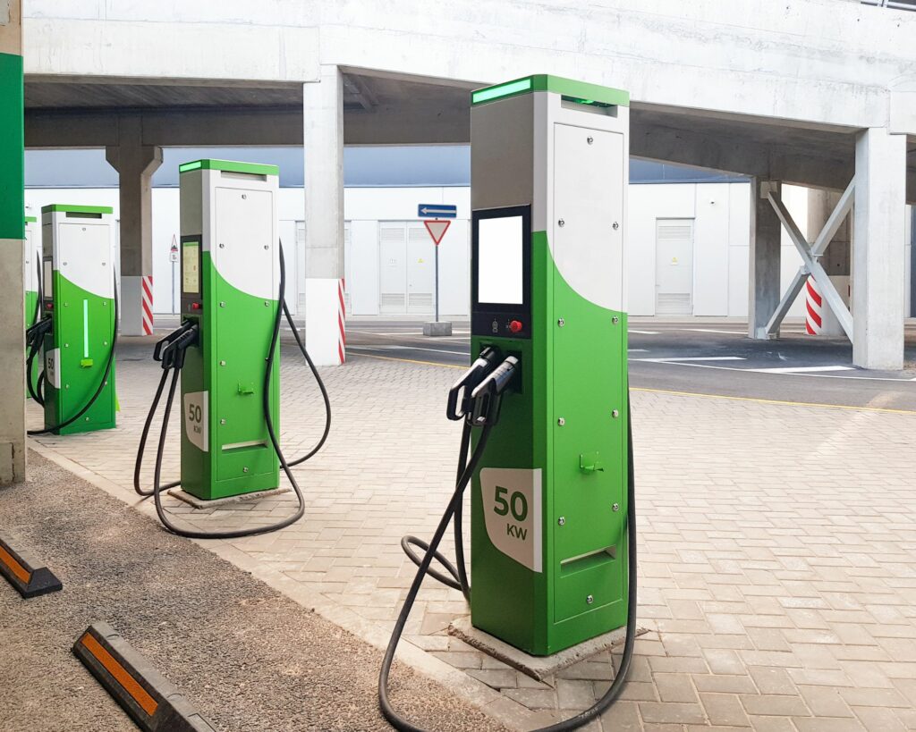 Voiture hybride, pour qui, pourquoi et qu’en est-il sur le marché de la Polynésie Française et de le Nouvelle Calédonie ? les infrastructures