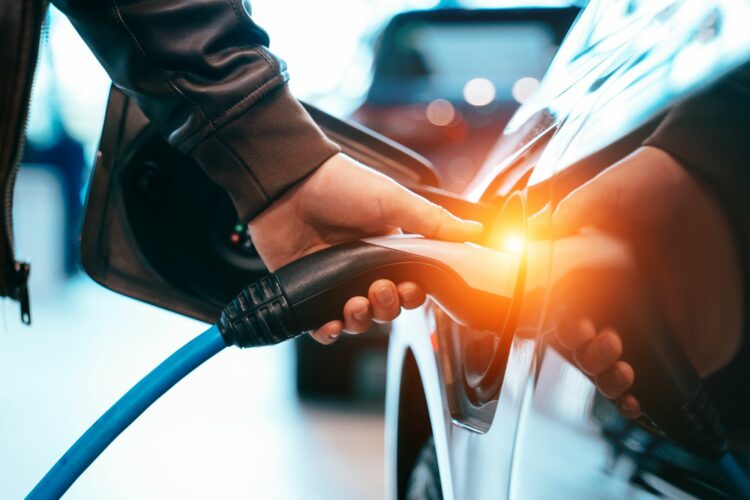 Voiture hybride, pour qui, pourquoi et qu’en est-il sur le marché de la Polynésie Française et de la Nouvelle Calédonie ?